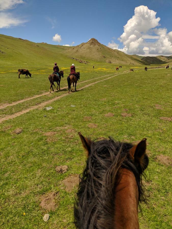 Horseback Holiday At Kyzart Village Dzhangyaryk ภายนอก รูปภาพ